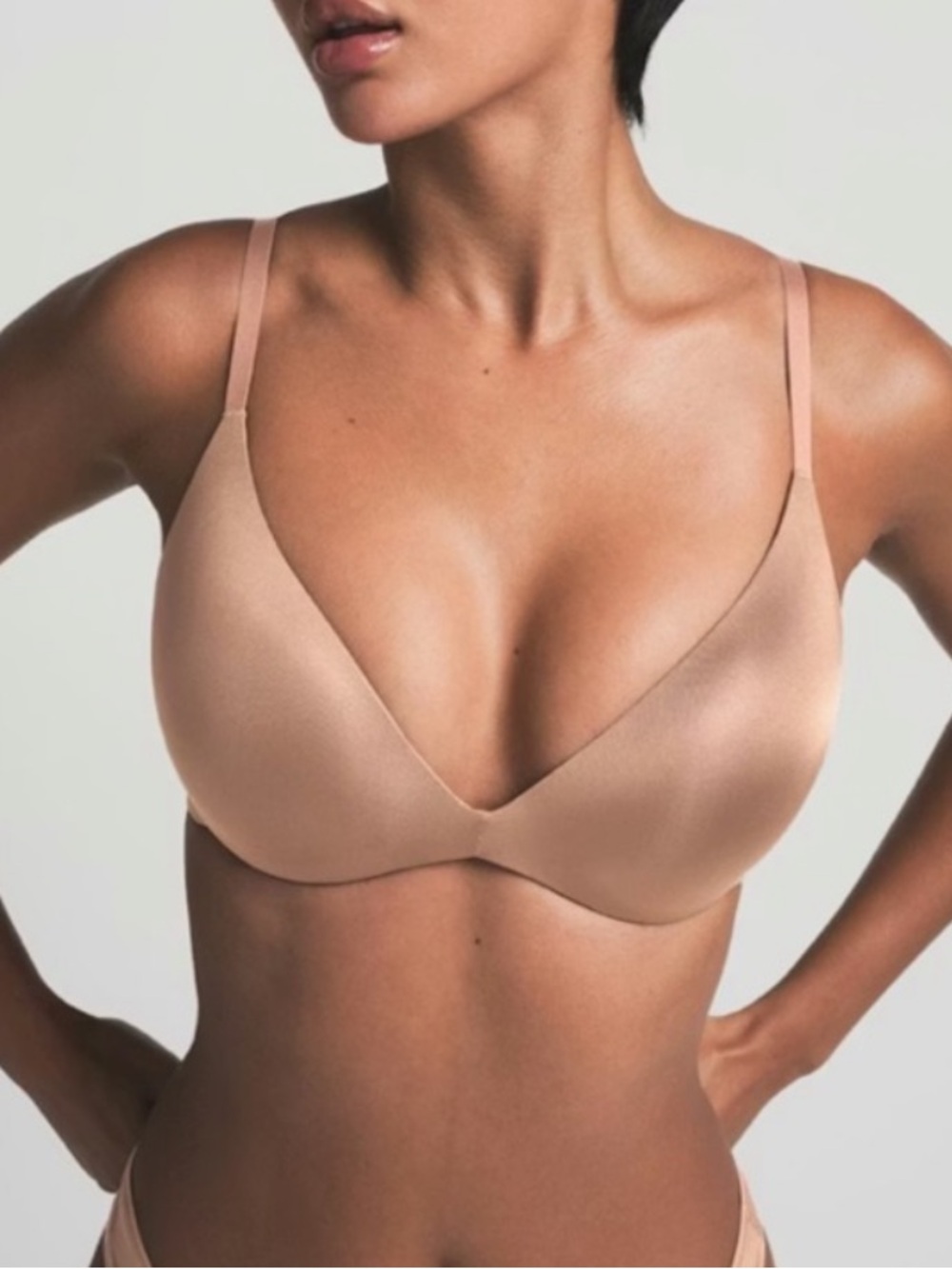 Skims Wireless Form Super Push-up T-shirt Bra 

Size 34DD Bra Size